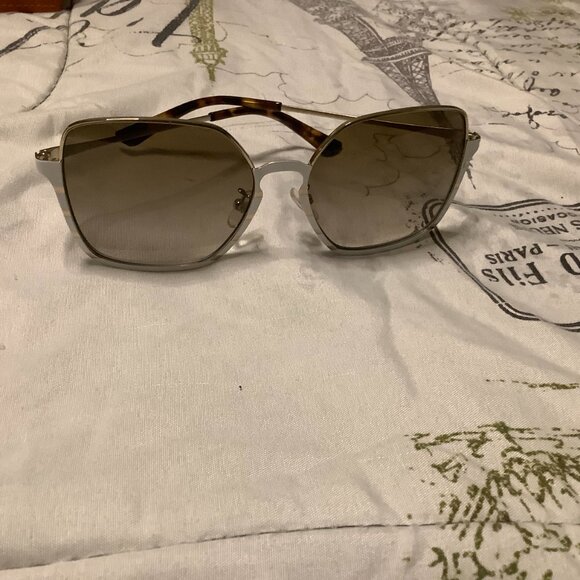 Tory Burch Sunglasses (BRAND NEW WITH TAGS) main image 4